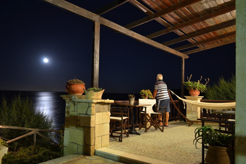 Athena Rooms Zakros Exterior photo